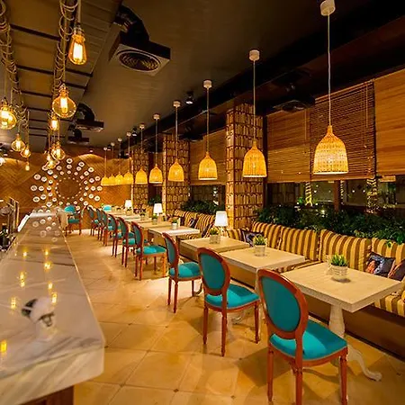 Romance Marine Aparthotel Апарт-отель 4*