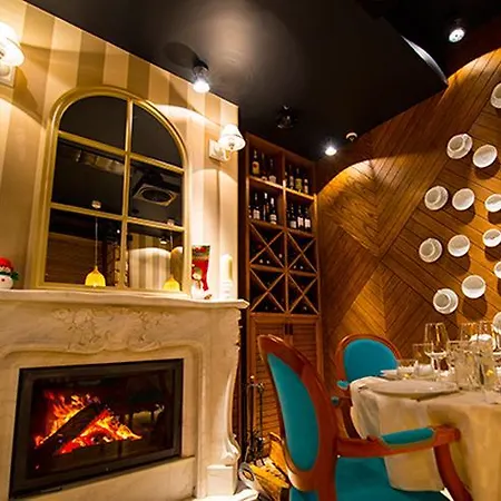 Romance Marine Aparthotel Апарт-отель 4*