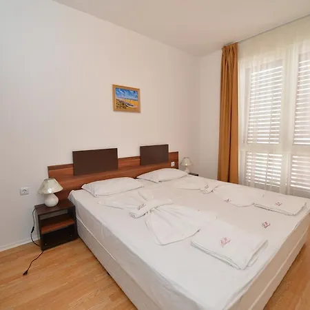 Romance Marine Aparthotel Апарт-отель 4*
