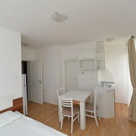 Lejlighedshotel Romance Marine Aparthotel