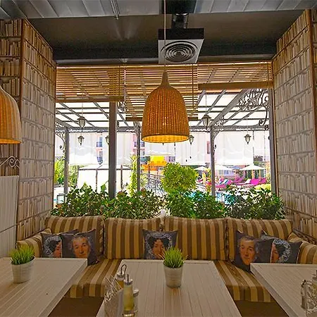 Romance Marine Aparthotel شقة فندقية