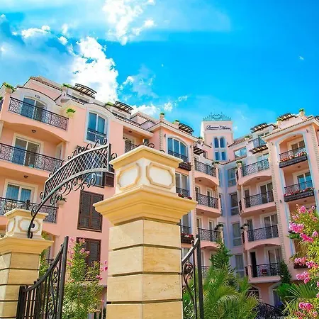 Romance Marine Aparthotel 4* ساني بيتش