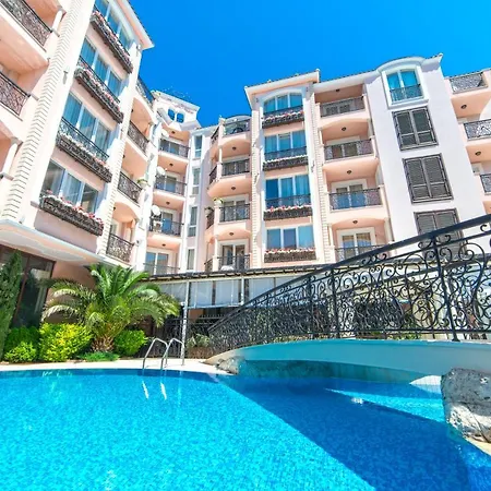 Romance Marine Aparthotel شقة فندقية