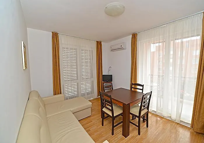 Romance Marine Aparthotel Lejlighedshotel