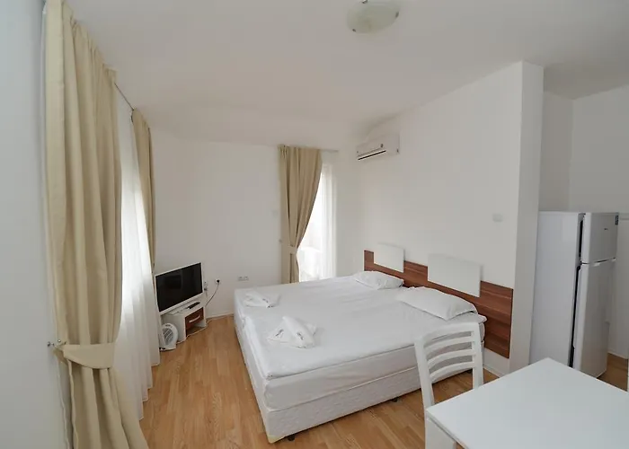 Romance Marine Aparthotel Lejlighedshotel